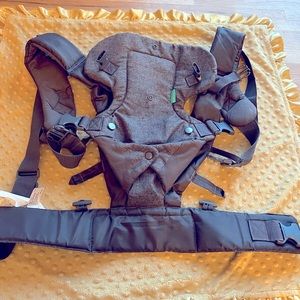 Infantino Flip-4-in-1 convertible baby carrier